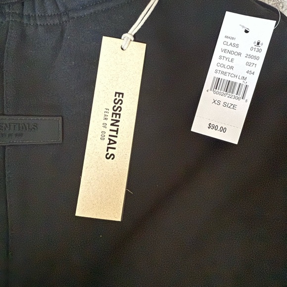 Fear of God Black Essential Joggers - Picture 4 of 7